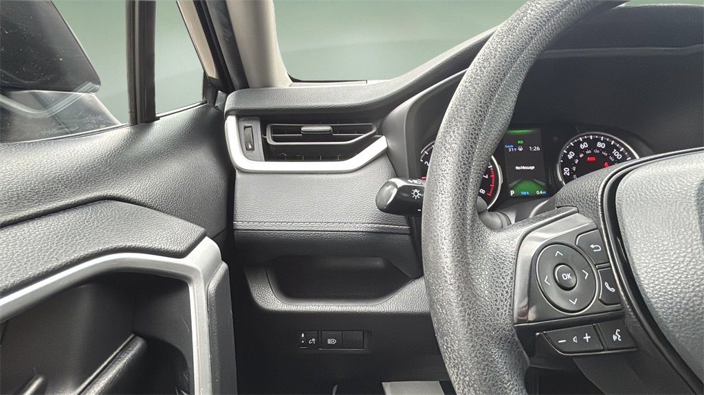 Used 2022 Toyota RAV4 LE image 24