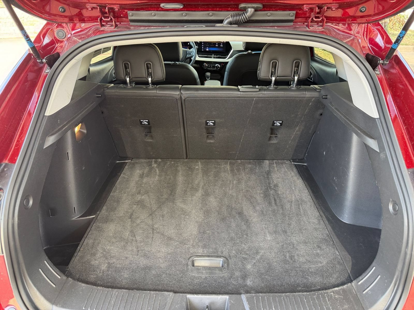 Used 2025 Chevrolet Trax LT FWD image 31