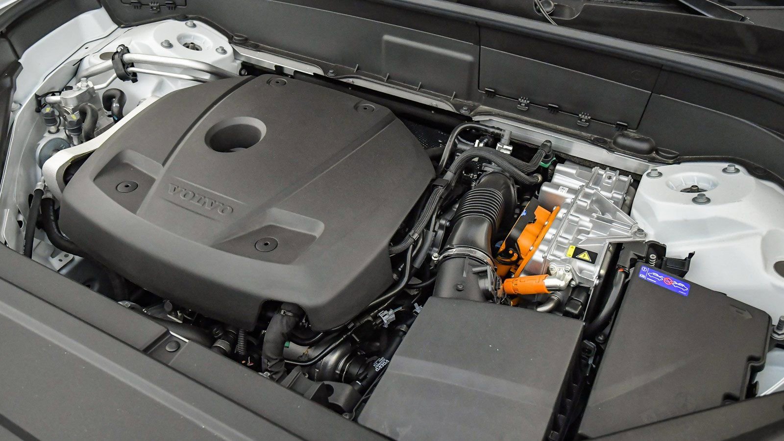 Used 2025 Volvo XC90 T8 Plus w/ Protection Package Premier image 32