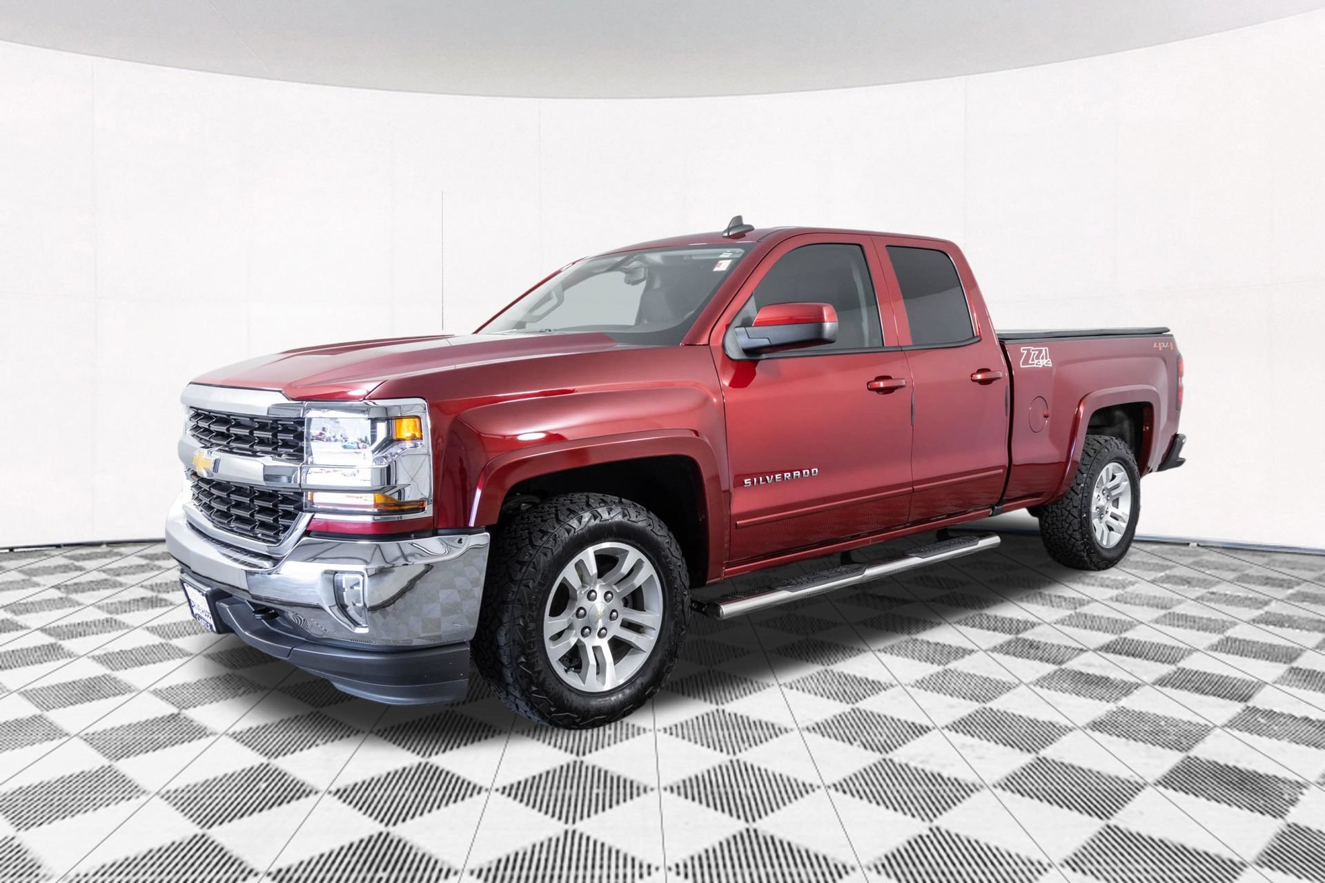 Used 2018 Chevrolet Silverado 1500 LT w/ All Star Edition AWD/4WD image 11