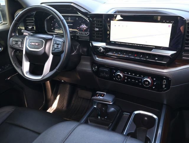 Used 2024 GMC Sierra 1500 SLT image 11