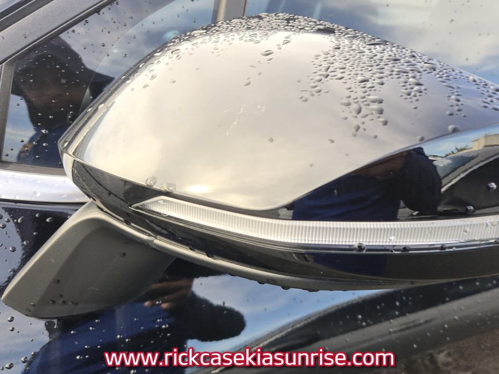 Used 2024 Kia Sportage EX FWD image 8