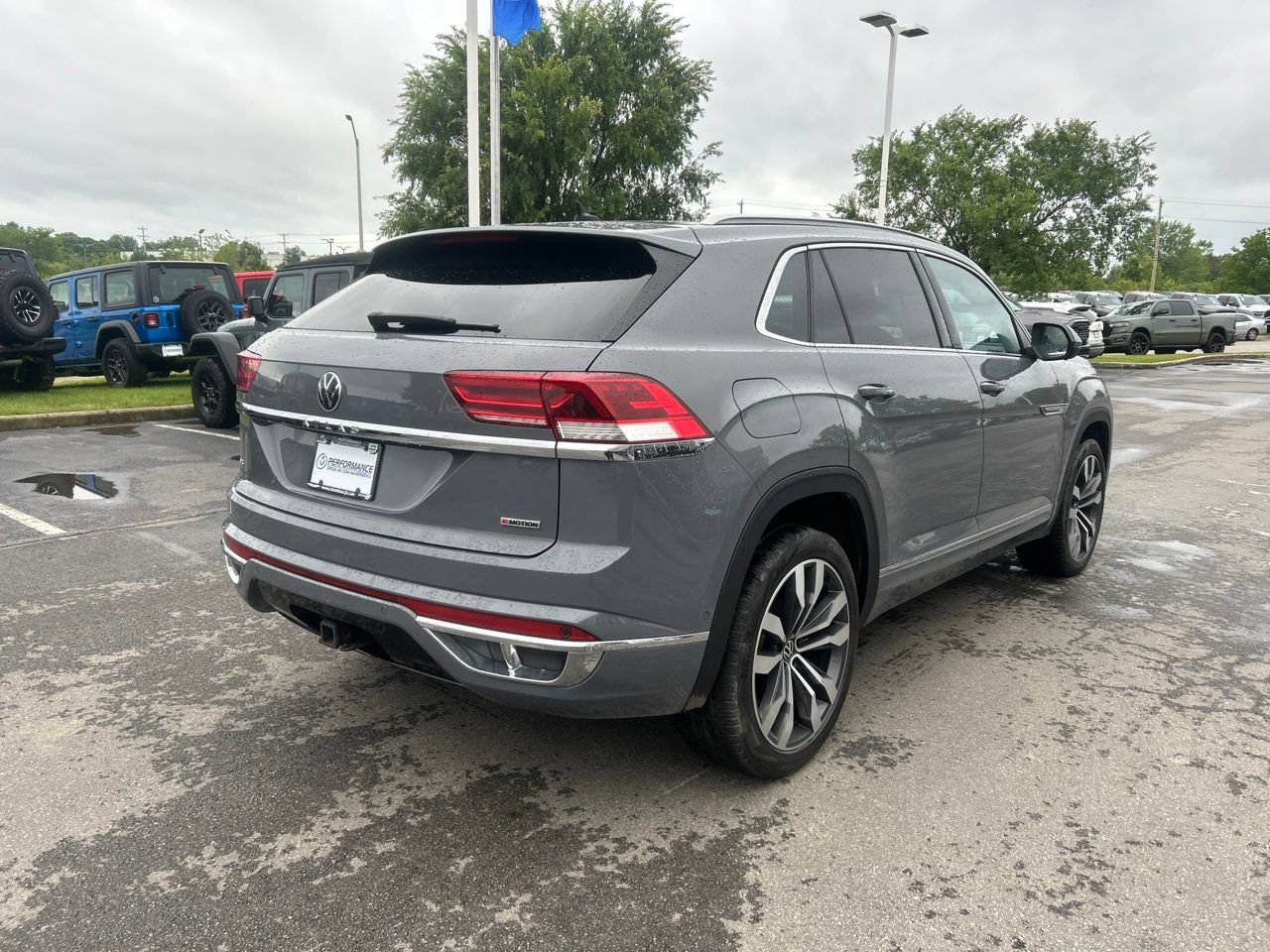 Used 2021 Volkswagen Atlas Cross Sport SEL Premium R-Line AWD/4WD image 3