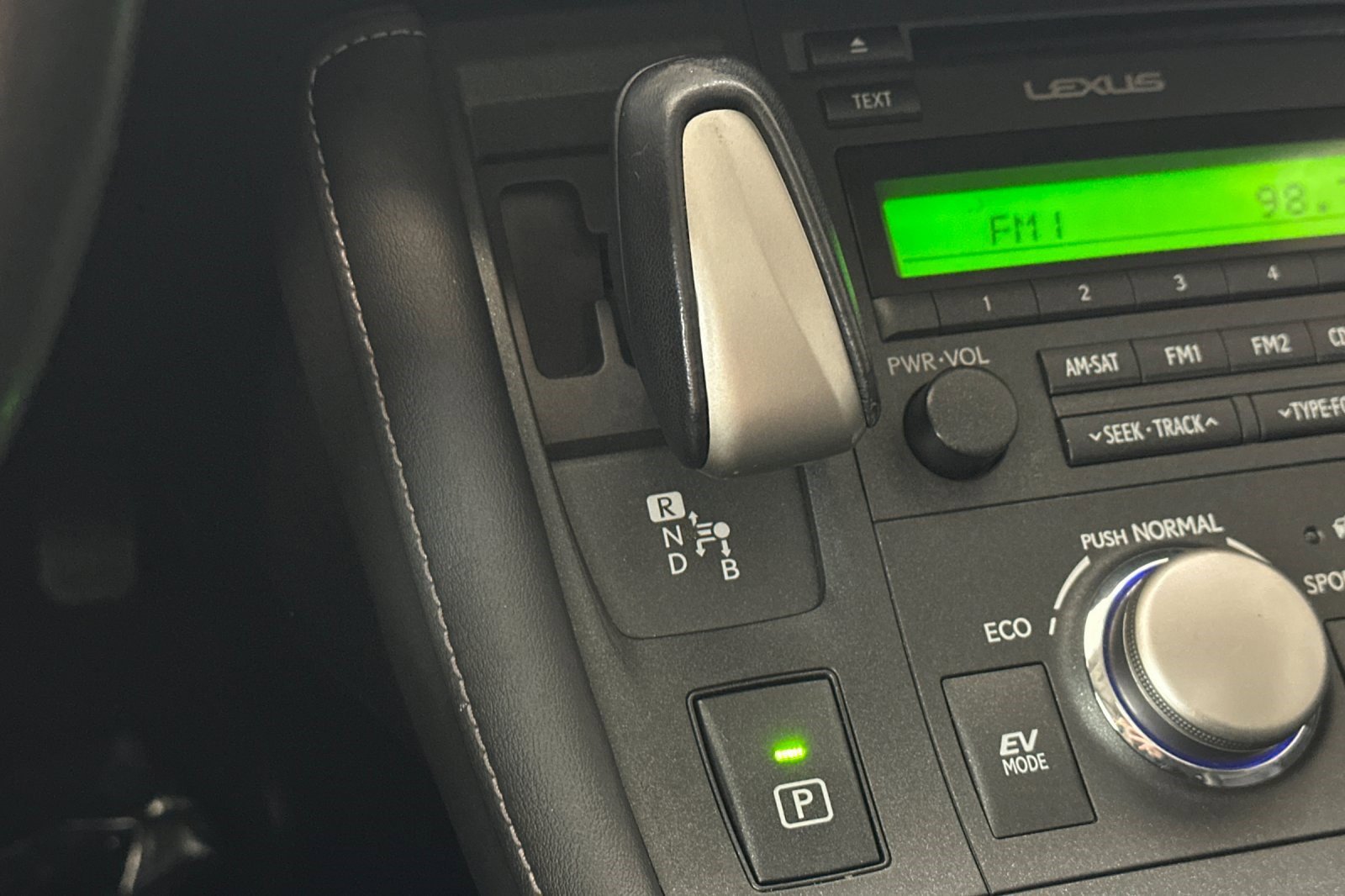 Used 2014 Lexus CT 200h image 23