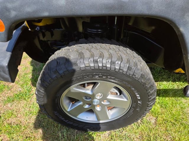 Used 2015 Jeep Wrangler Sport w/ Connectivity Group image 18