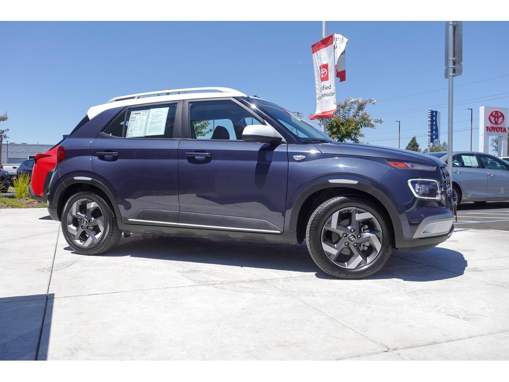 Used 2021 Hyundai Venue FWD image 5