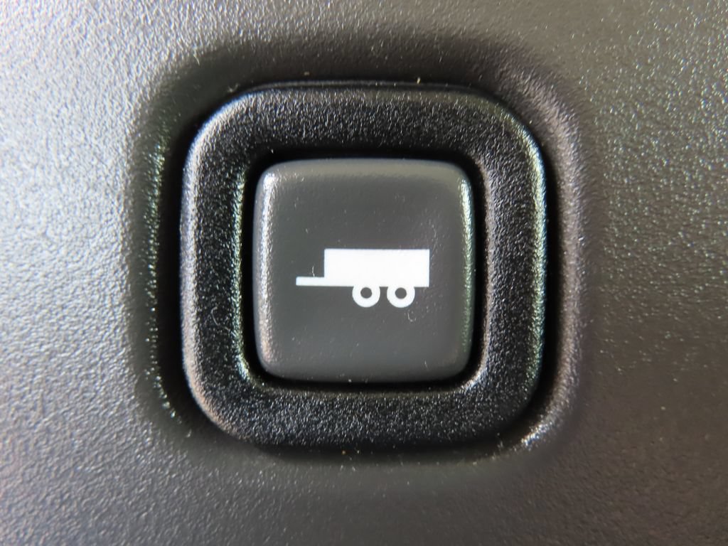 Used 2025 Chevrolet Express 2500 w/ Driver Convenience Package RWD image 11