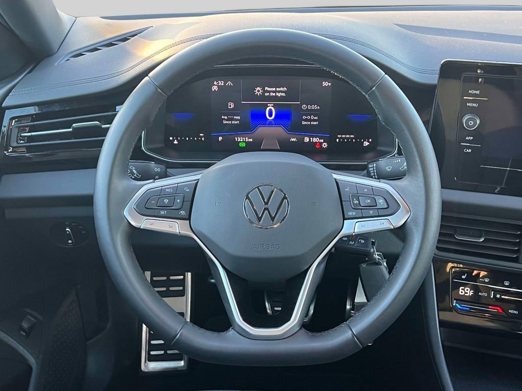 Used 2025 Volkswagen Jetta Sport image 14