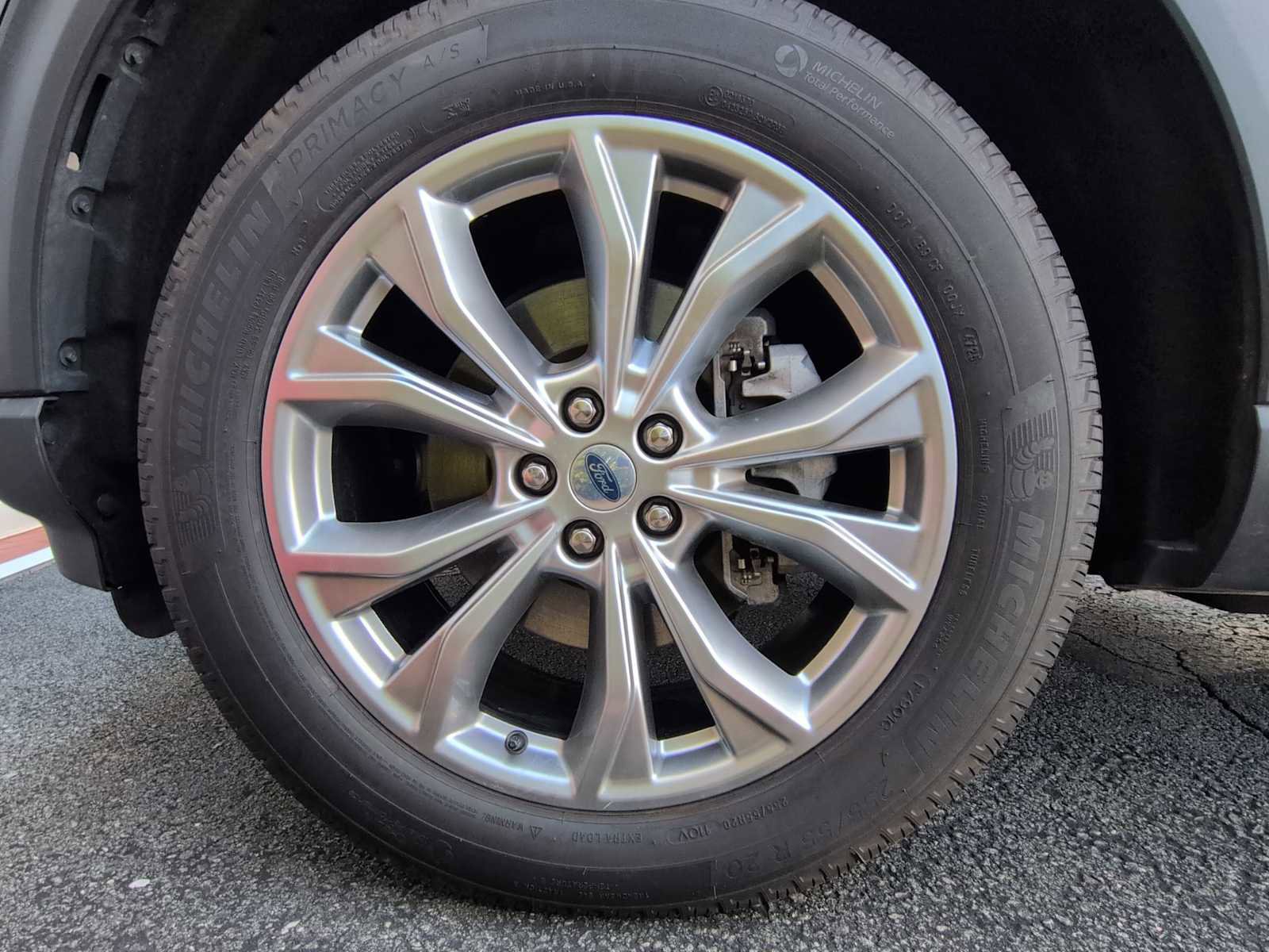 Used 2021 Ford Explorer XLT w/ Equipment Group 202A AWD/4WD image 14