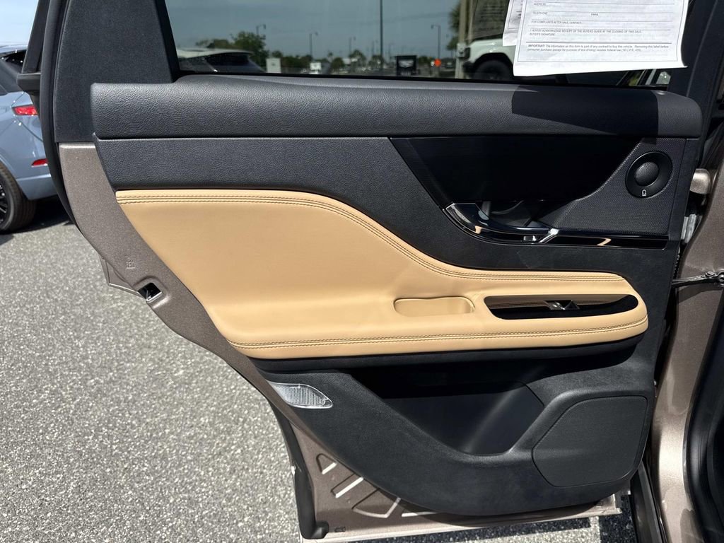 Certified 2020 Lincoln Corsair Reserve w/ Equipment Group 201A image 13