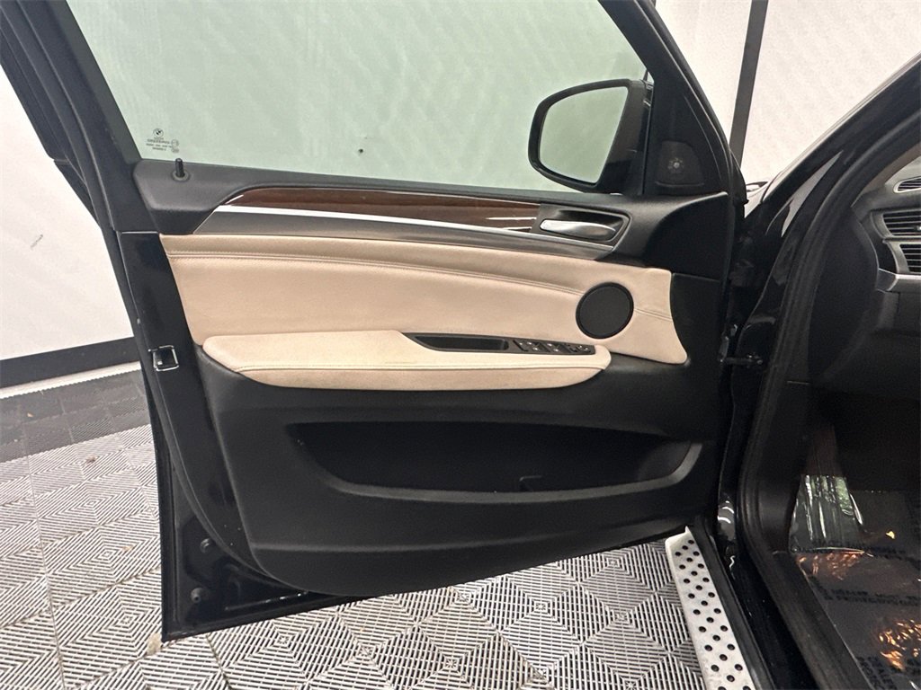 Used 2014 BMW X6 xDrive50i image 11