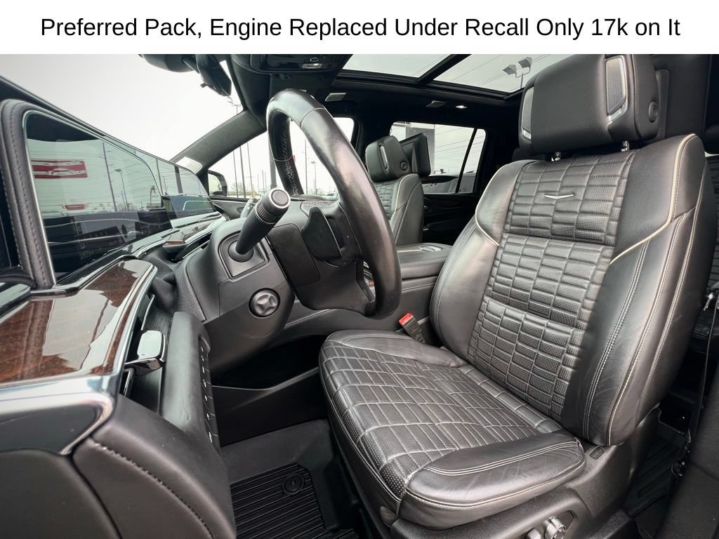 Used 2022 Cadillac Escalade ESV Sport Platinum w/ LPO, ONYX Package AWD/4WD image 17