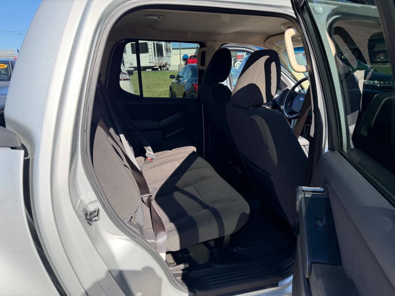 Used 2010 Ford Explorer Sport Trac XLT image 21