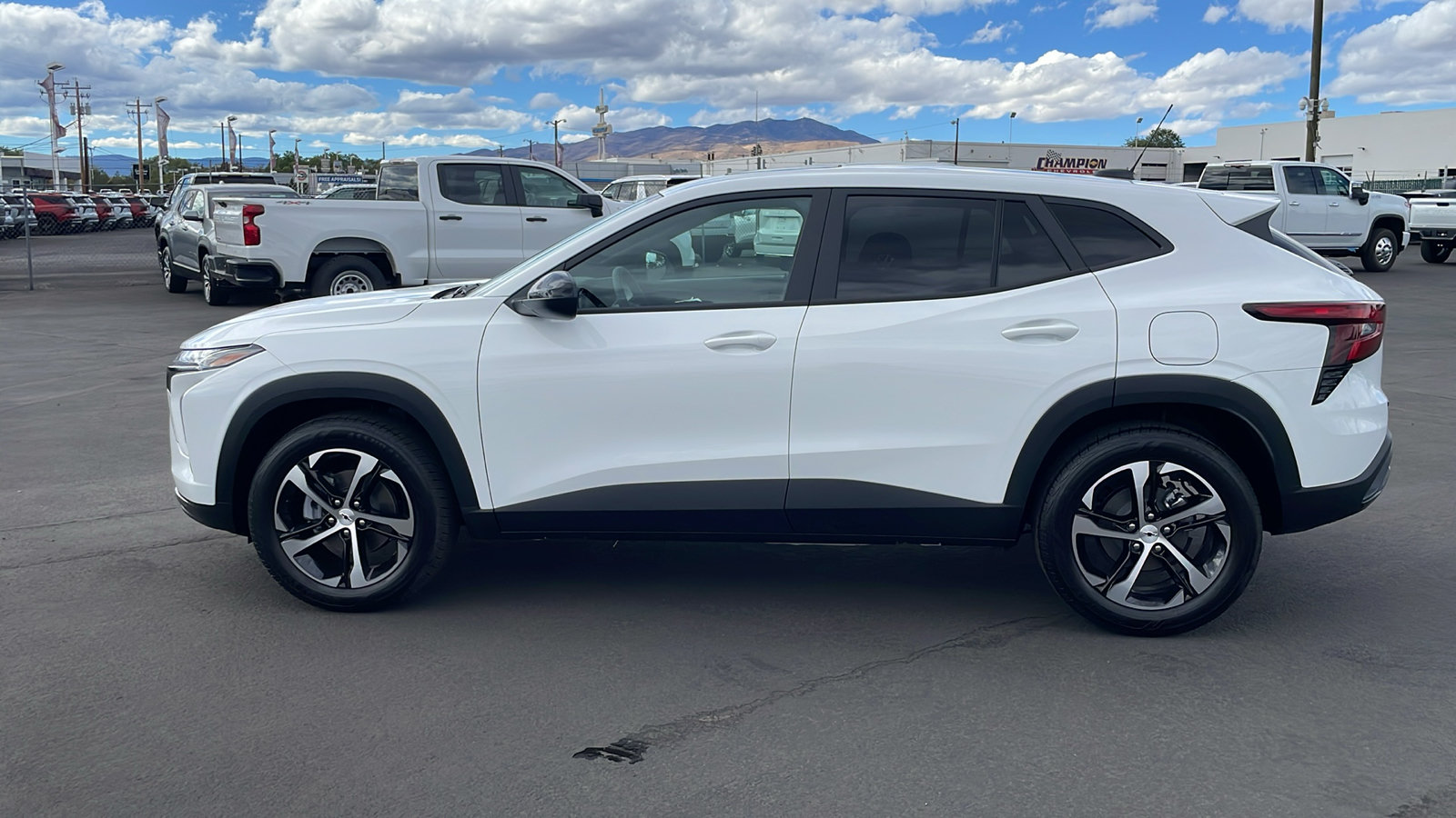 New 2026 Chevrolet Trax RS w/ Sunroof Package FWD image 9