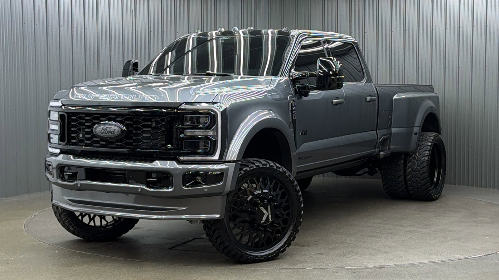 Used 2026 Ford F450 Platinum w/ FX4 Off-Road Package AWD/4WD image 1