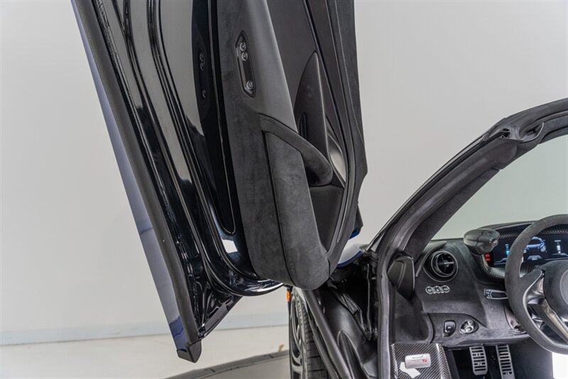 Used 2024 McLaren 750S Spider RWD image 73