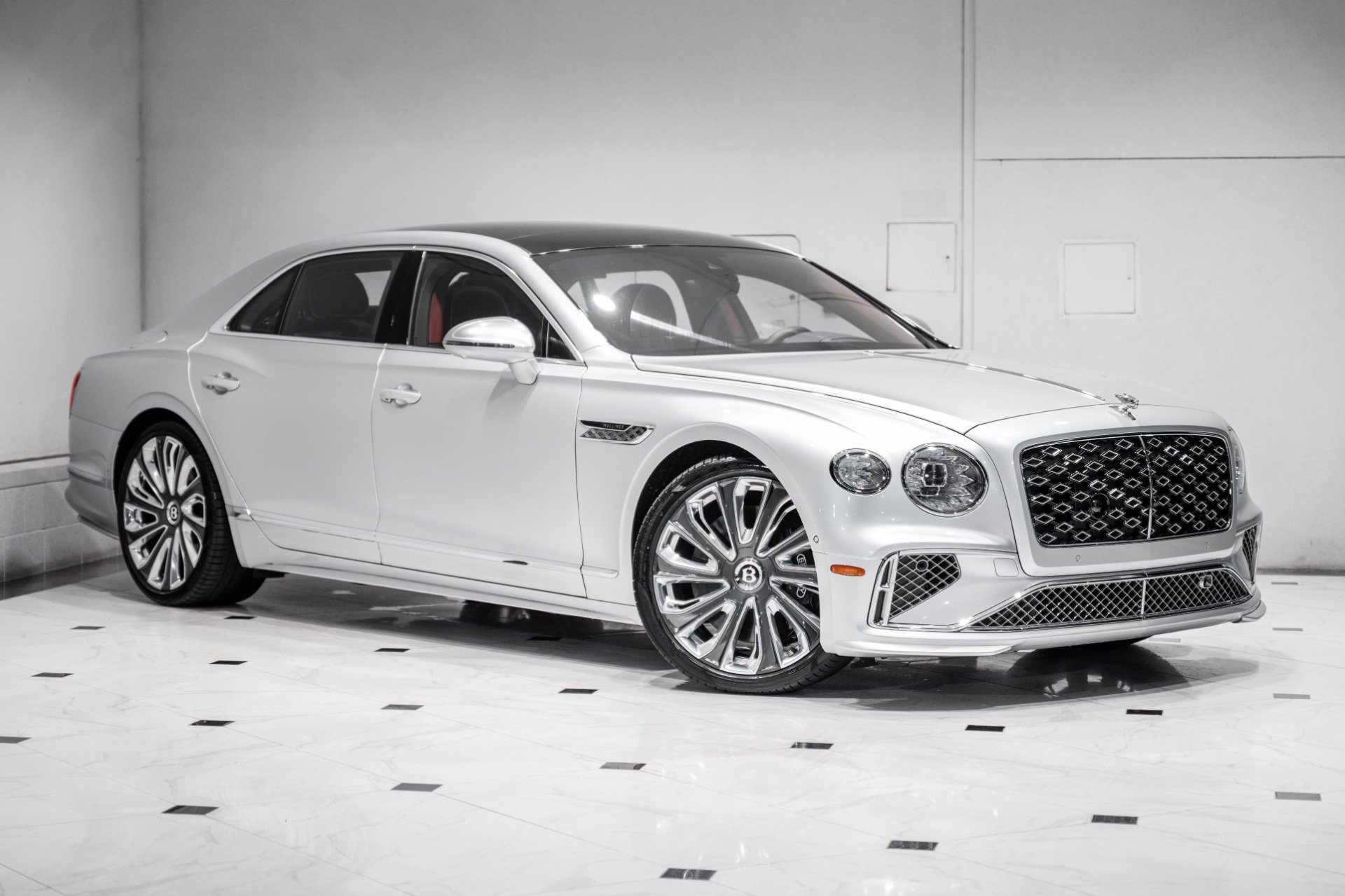 Used 2025 Bentley Flying Spur Plug-In Hybrid AWD/4WD image 1