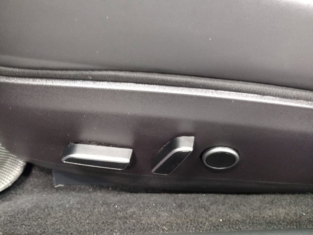 Used 2023 Tesla Model 3 Standard Range image 19