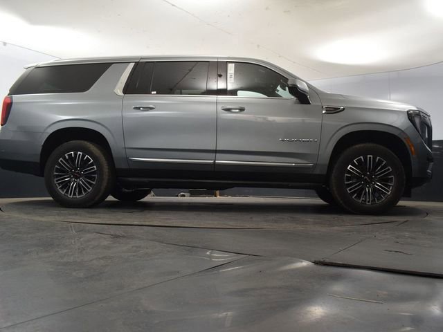 Used 2025 GMC Yukon XL Elevation image 48