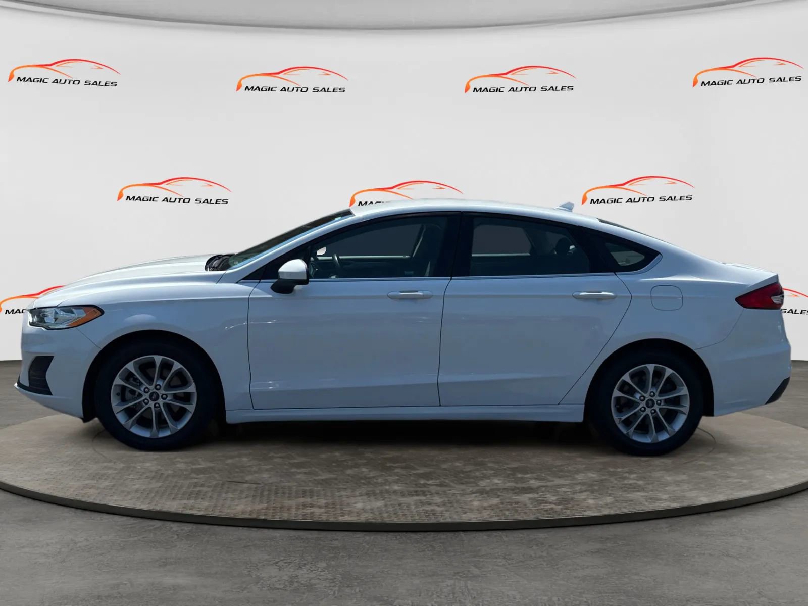 Used 2020 Ford Fusion SE FWD image 7