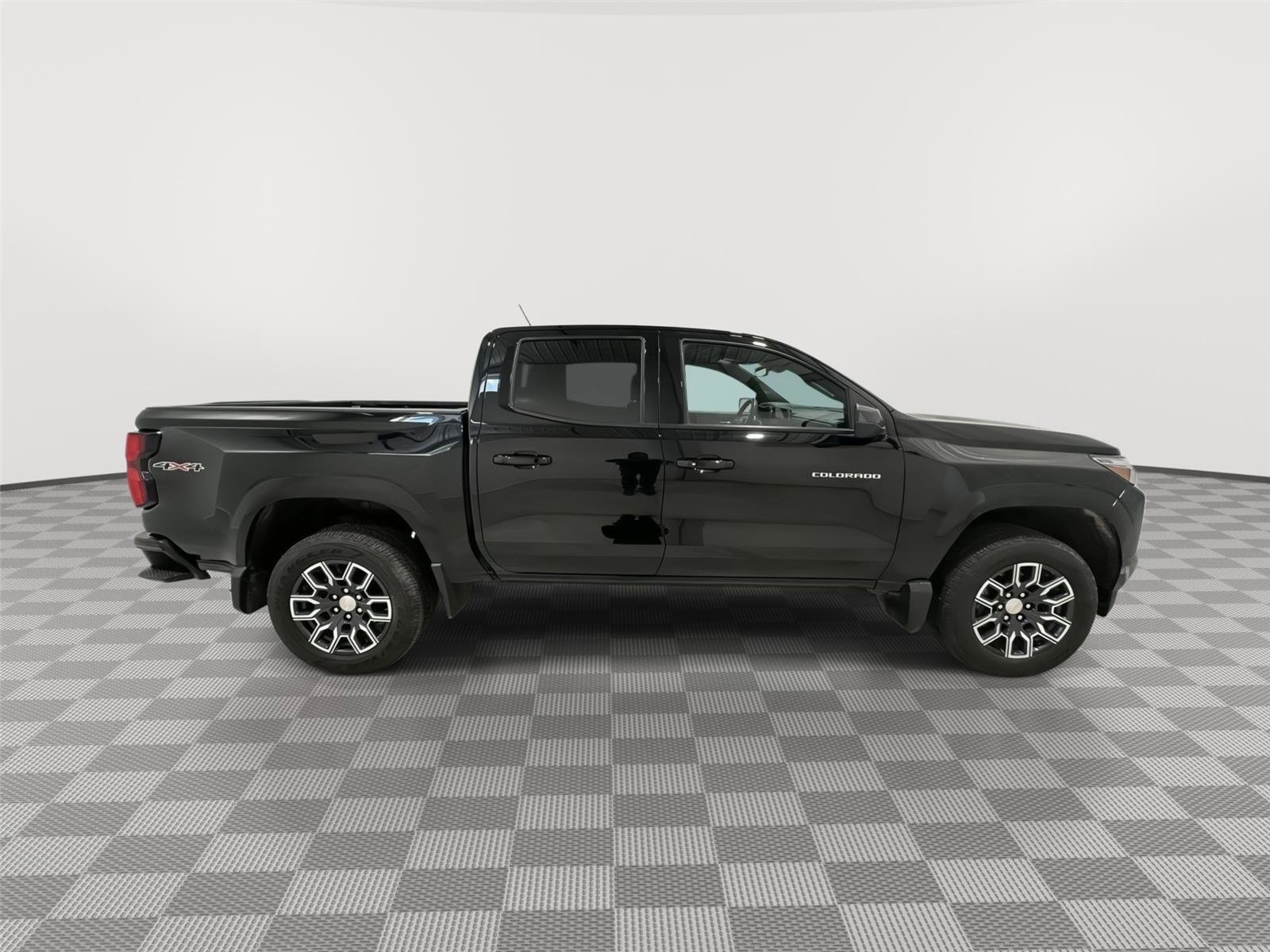 Used 2023 Chevrolet Colorado LT w/ LT Convenience Package III image 6