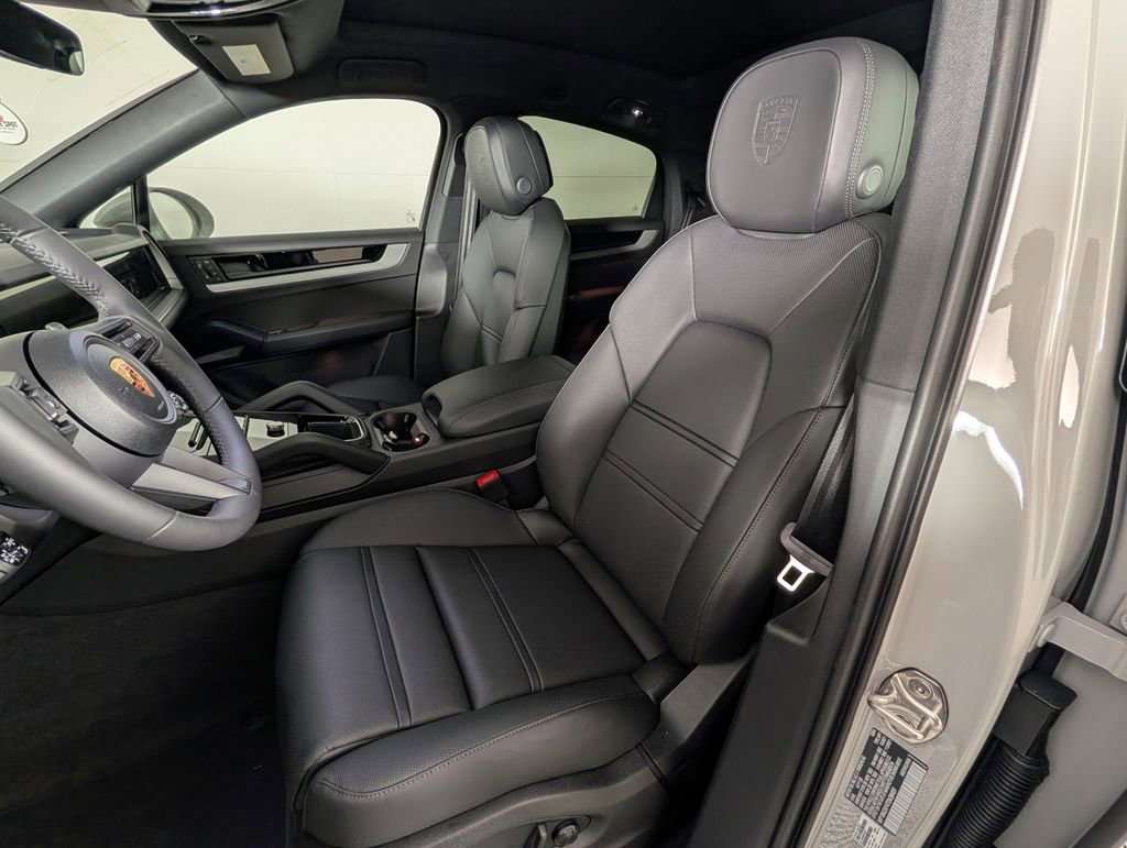 New 2026 Porsche Cayenne Coupe AWD/4WD image 5