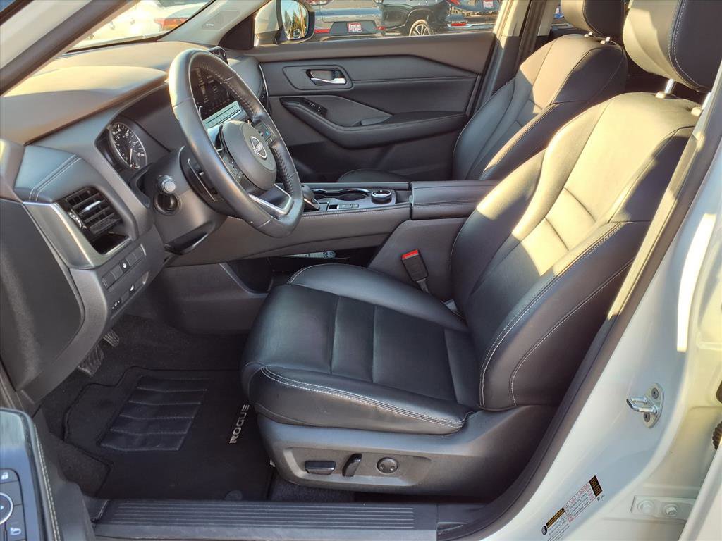 Certified 2022 Nissan Rogue SL w/ SL Premium Package image 15