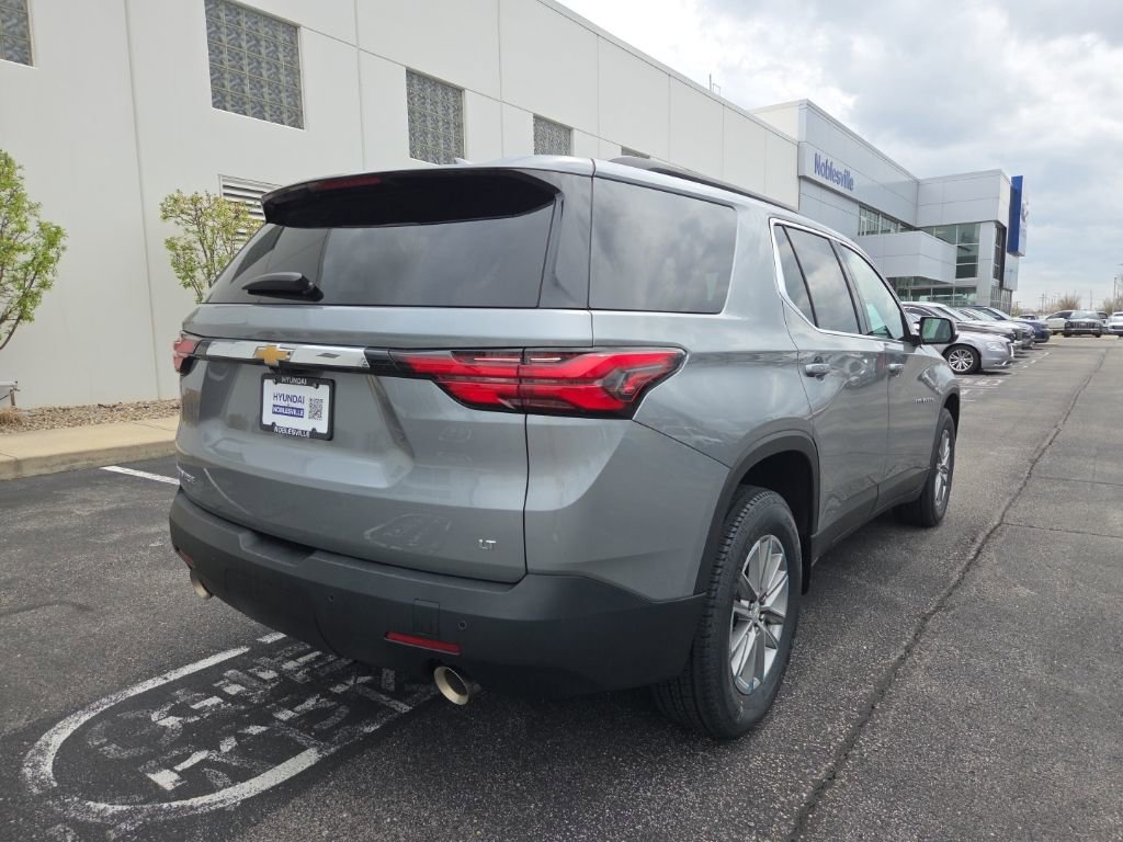 Used 2023 Chevrolet Traverse LT FWD image 8