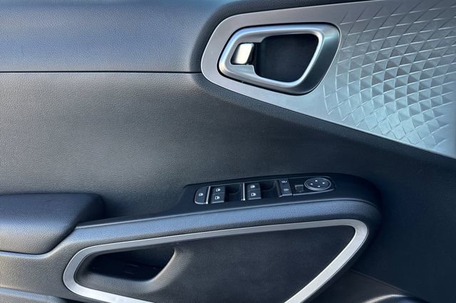 Used 2023 Kia Soul S image 11