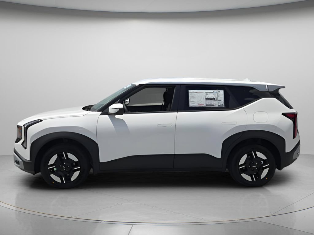 New 2027 Kia Seltos LX FWD image 2
