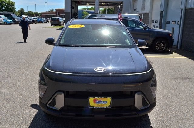 Used 2024 Hyundai Kona SEL AWD/4WD image 3
