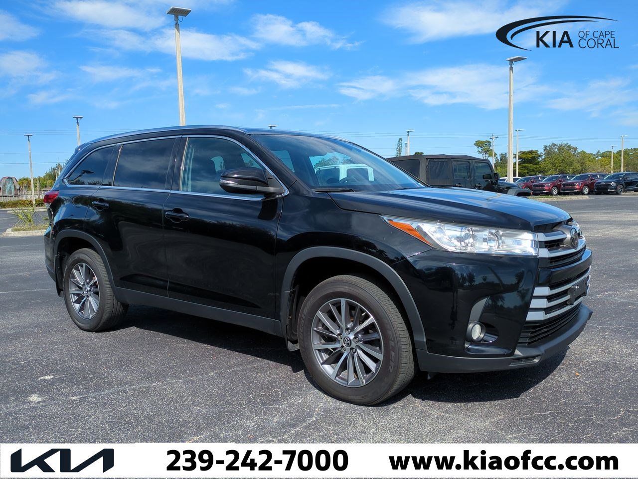 Used 2019 Toyota Highlander XLE image 2