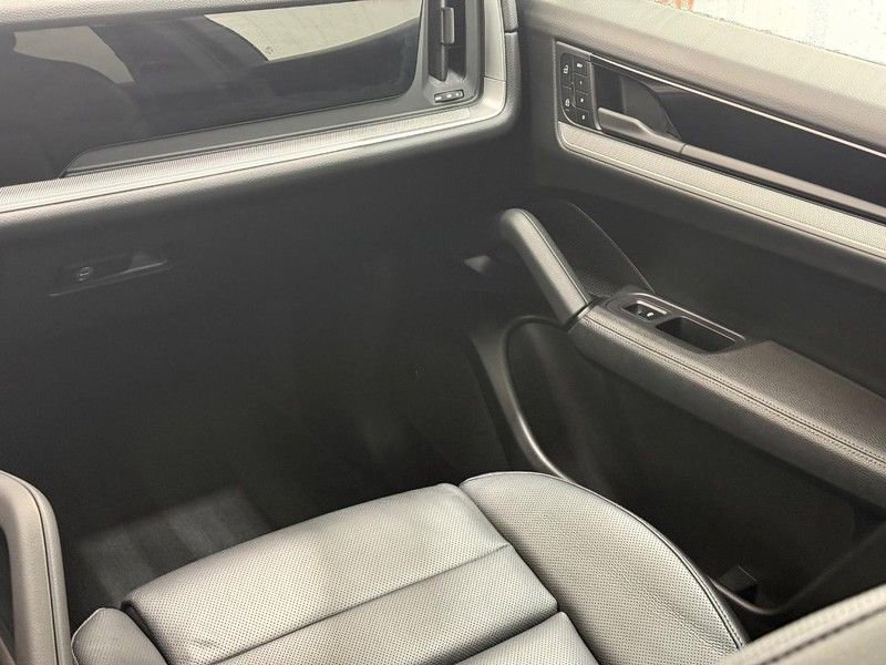 Certified 2024 Porsche Cayenne image 20
