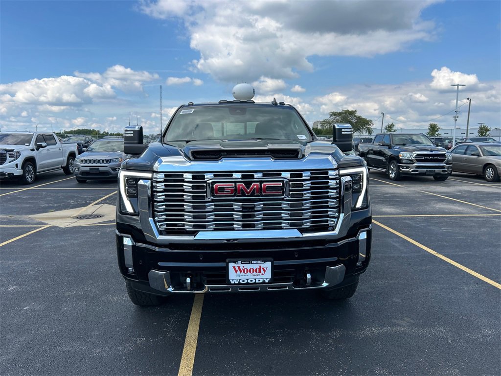 New 2026 GMC Sierra 2500 Denali w/ Denali Reserve Package image 3