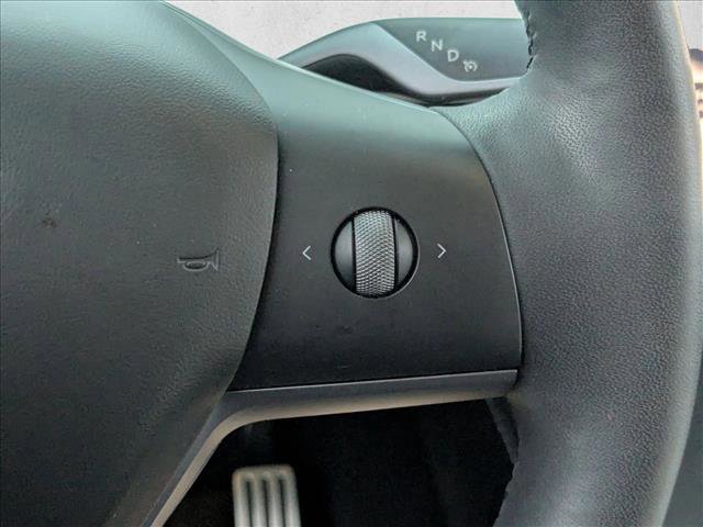 Used 2021 Tesla Model Y Performance image 5