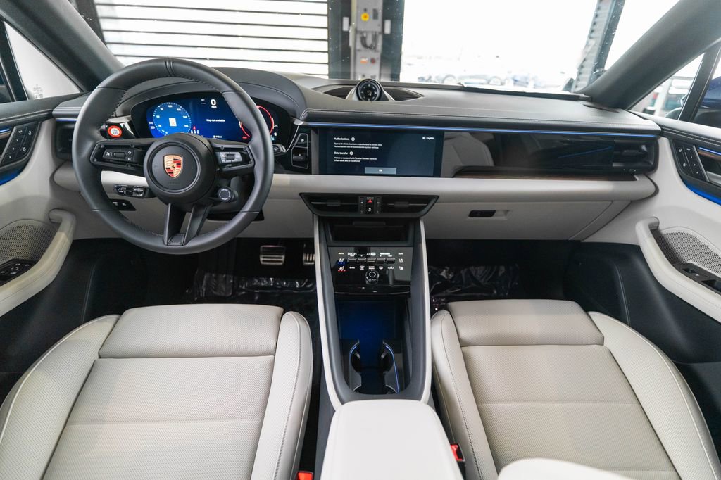 Certified 2025 Porsche Macan 4S Electric AWD/4WD image 14