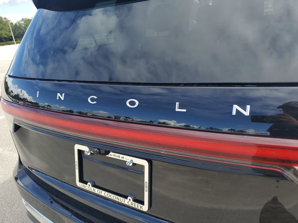 New 2025 Lincoln Aviator Reserve w/ Luxury Package RWD image 5