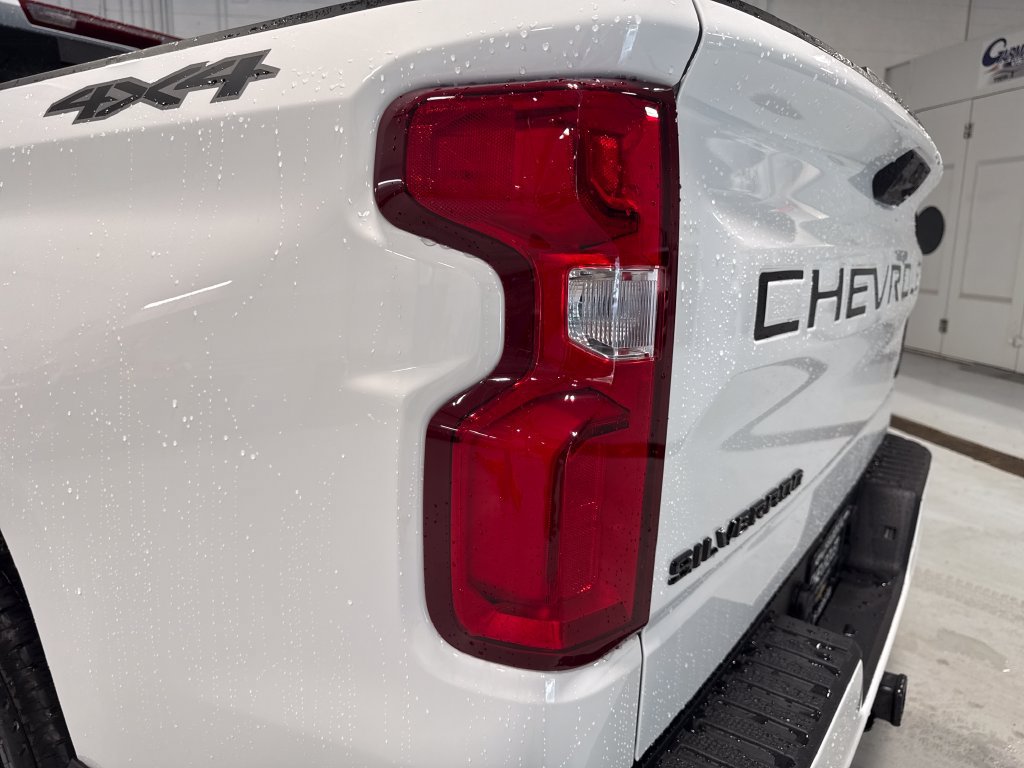 New 2026 Chevrolet Silverado 1500 RST w/ Dark Appearance Package AWD/4WD image 53