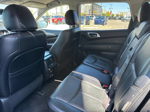 Used 2020 Nissan Pathfinder SL AWD/4WD image 17