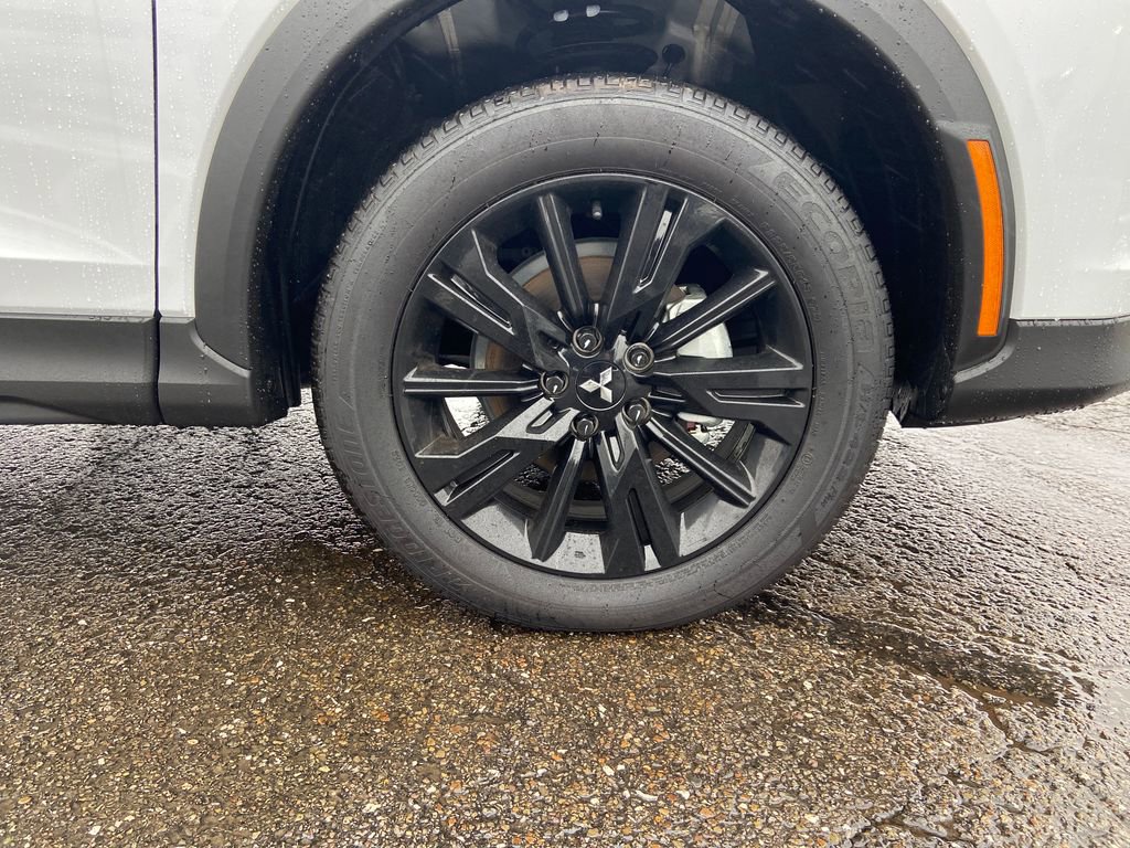 New 2025 Mitsubishi Eclipse Cross Black Edition image 9