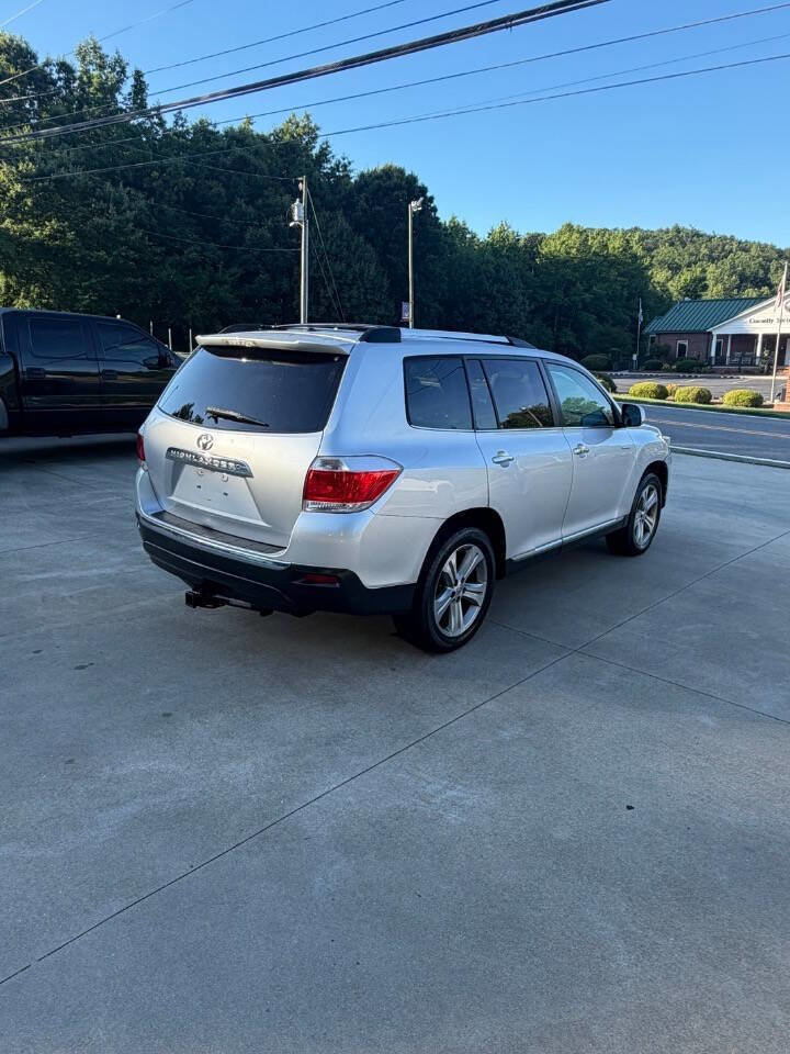 Used 2011 Toyota Highlander Limited w/ Tow Pkg FWD image 5