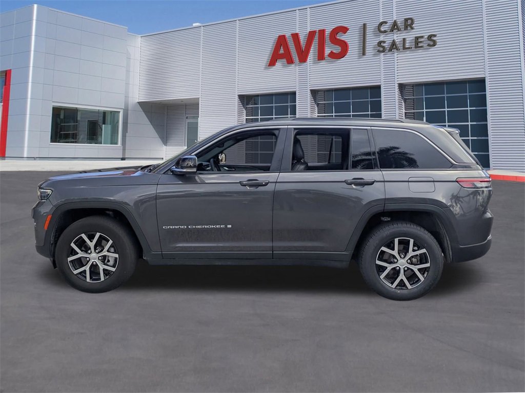 Used 2024 Jeep Grand Cherokee Limited image 10