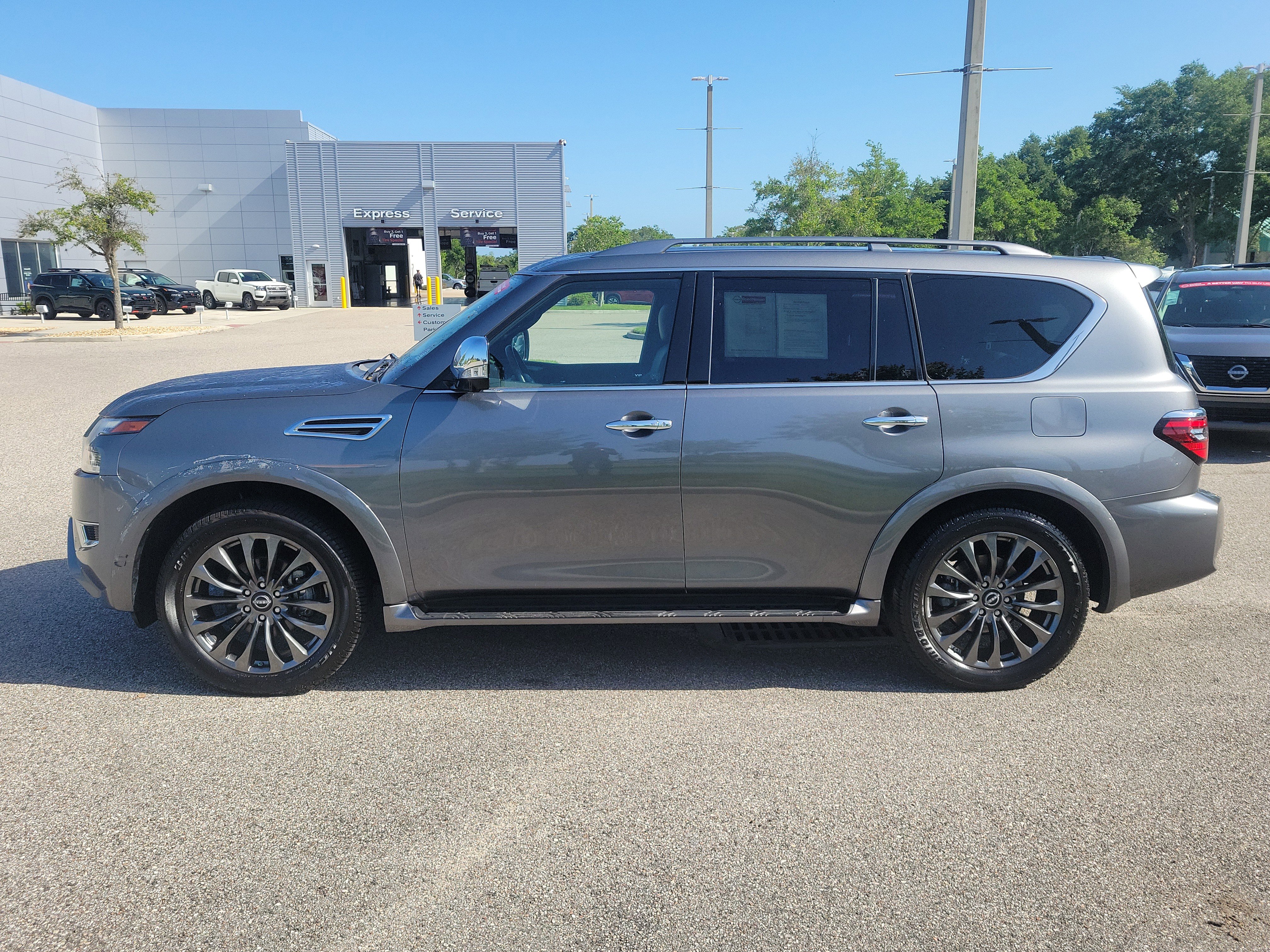 Certified 2023 Nissan Armada Platinum w/ Cargo Package image 4