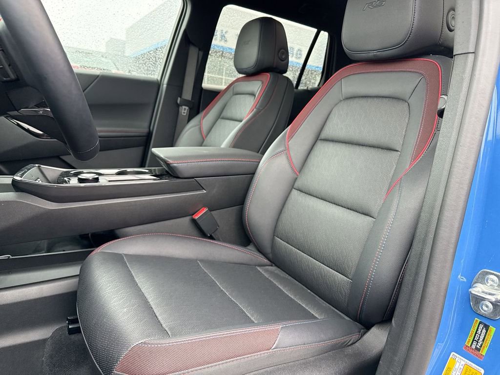 Used 2025 Chevrolet Equinox RS w/ Safety and Technology Package image 11