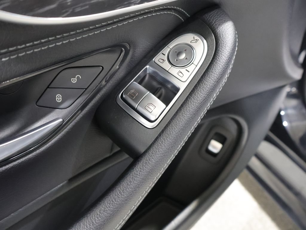 Used 2023 Mercedes-Benz C 300 Coupe image 13