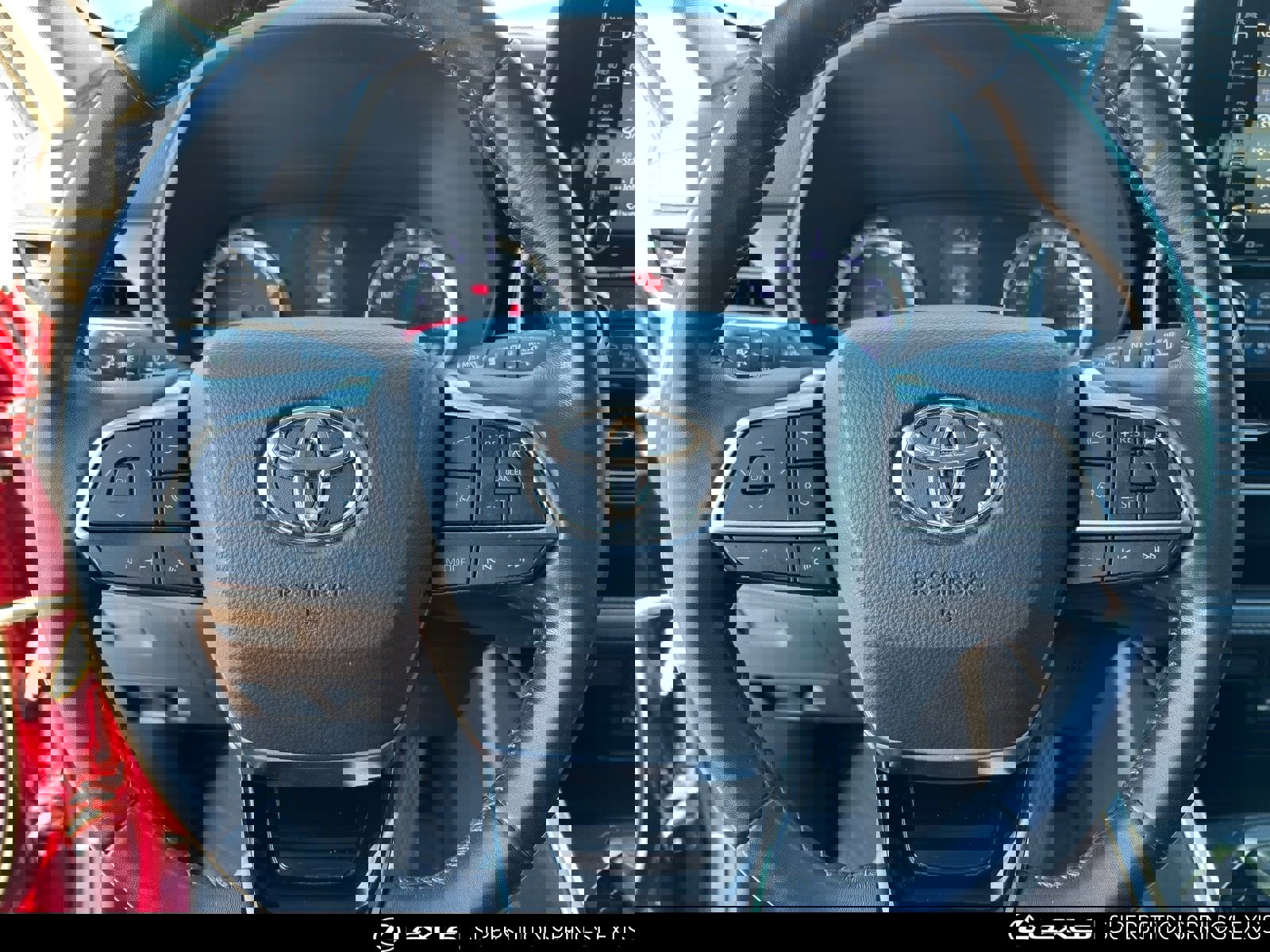 Used 2021 Toyota Highlander LE image 26