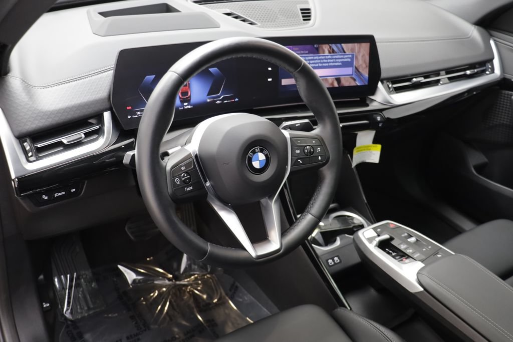 Certified 2025 BMW X2 xDrive28i AWD/4WD image 6