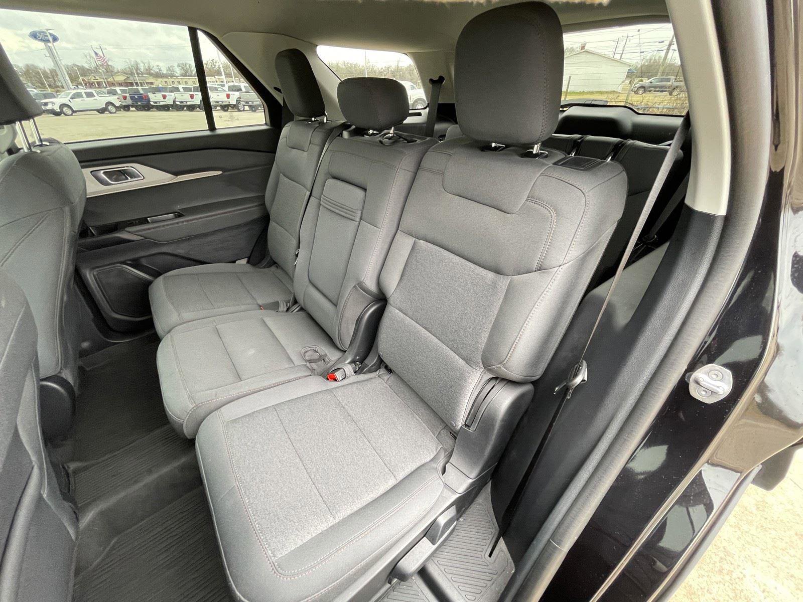 Used 2025 Ford Explorer Active image 32