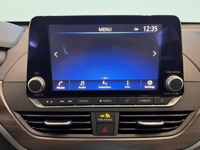 Used 2025 Nissan Altima 2.5 SV FWD image 21