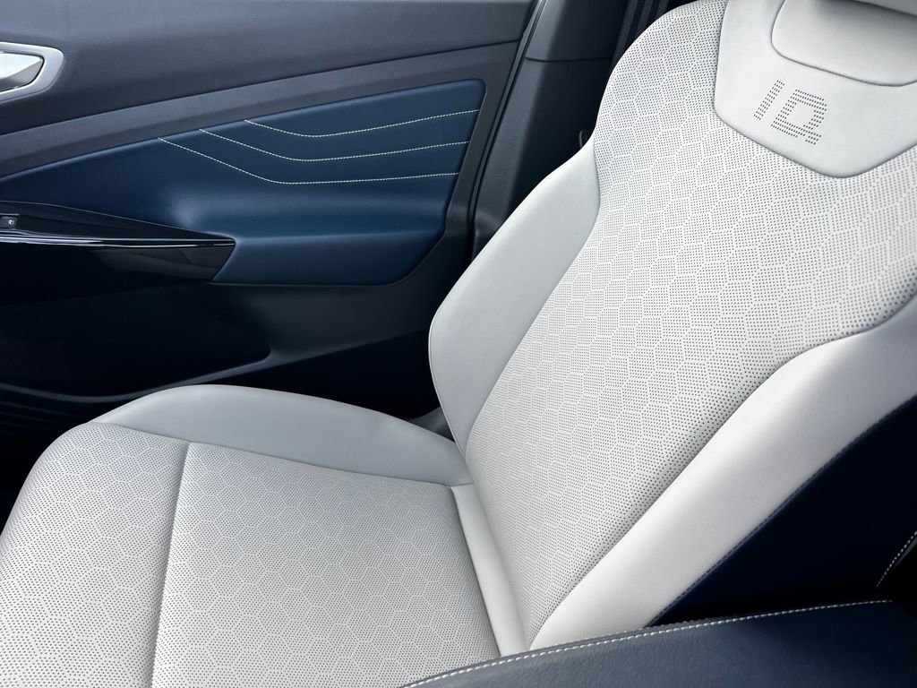 Used 2024 Volkswagen ID.4 S image 30